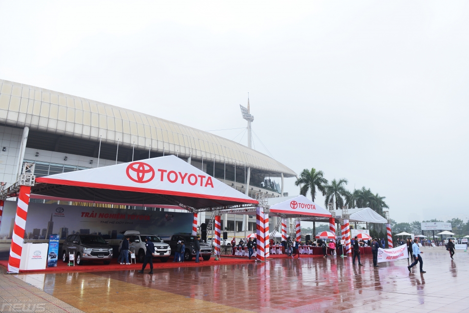 Sự kiện trải nghiệm Toyota Fortuner 2017 hút khách bất chấp thời tiết xấu su kien trai nghiem toyota fortuner 2017 hut khach bat chap thoi tiet xau