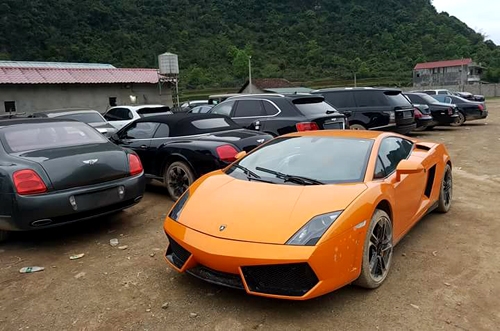 Hơn 50 siêu xe và xe sang tập kết ở biên giới phía bắc Việt Nam hon 50 sieu xe va xe sang tap ket o bien gioi phia bac viet nam