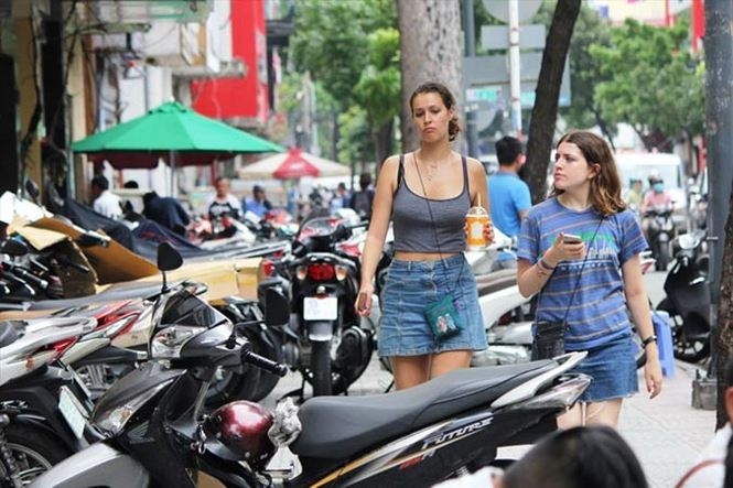 Đòi vỉa hè tại TP Hồ Chí Minh: Nhiều nơi bị tái chiếm doi via he tai tp ho chi minh nhieu noi bi tai chiem