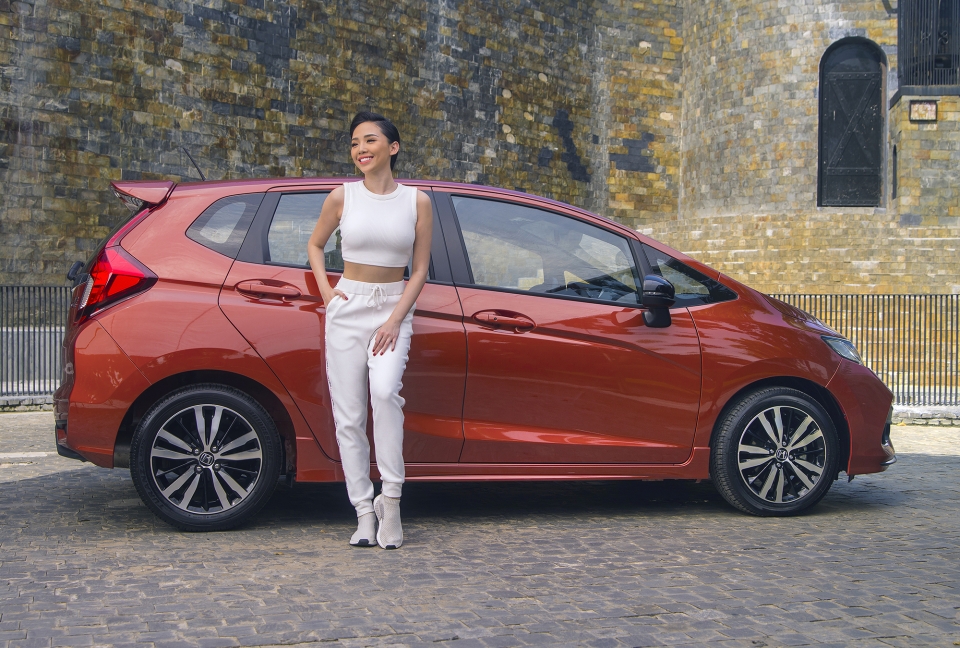 Honda Jazz tự tin "thả dáng" gợi cảm cùng nữ ca sĩ Tóc Tiên honda jazz tu tin tha dang goi cam cung nu ca si toc tien