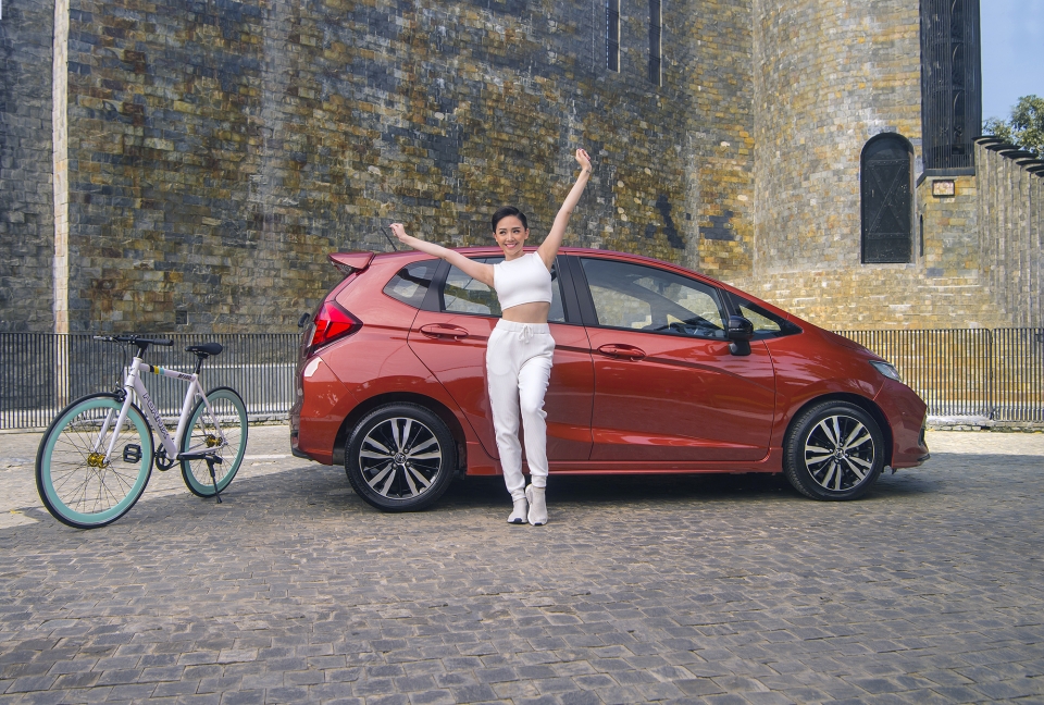 Honda Jazz tự tin "thả dáng" gợi cảm cùng nữ ca sĩ Tóc Tiên honda jazz tu tin tha dang goi cam cung nu ca si toc tien