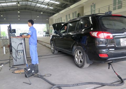 Ô tô và xe máy đang lưu hành sẽ phải đáp ứng mức khí thải cao hơn hiện nay. 2955-antd-kiem-dinh-khi-thai