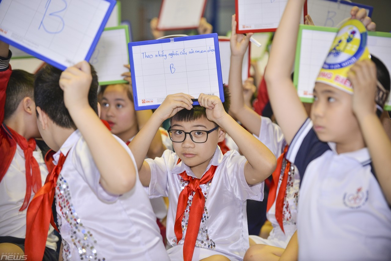 100 thí sinh nhí tranh tài trong buổi giao lưu an toàn giao thông” 100 thi sinh nhi tranh tai trong buoi giao luu toyota cung em hoc an toan giao thong nam hoc 2018 2019