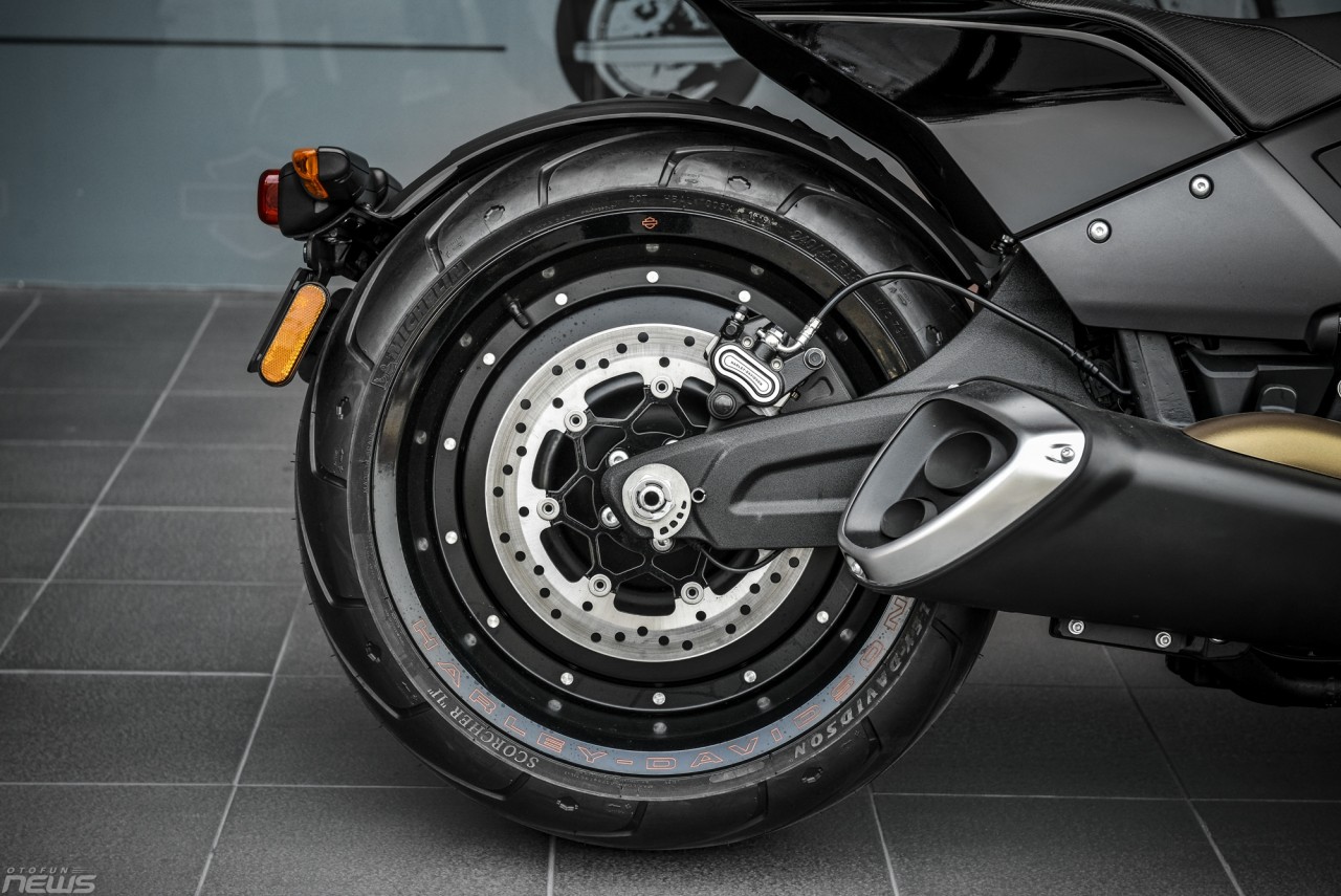 harley davidson fxdr 114 2019 gia 800 trieu cuc ngau voi sac den bi an