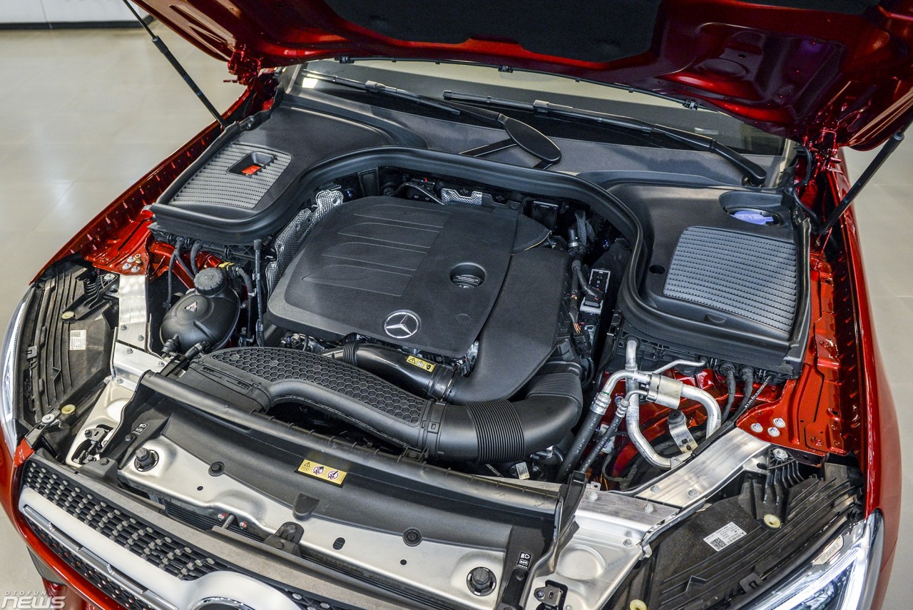Cận cảnh Mercedes GLC300 lắp ráp có giá bán 2,4 tỷ đồng can canh mercedes glc300 lap rap co gia ban 24 ty dong