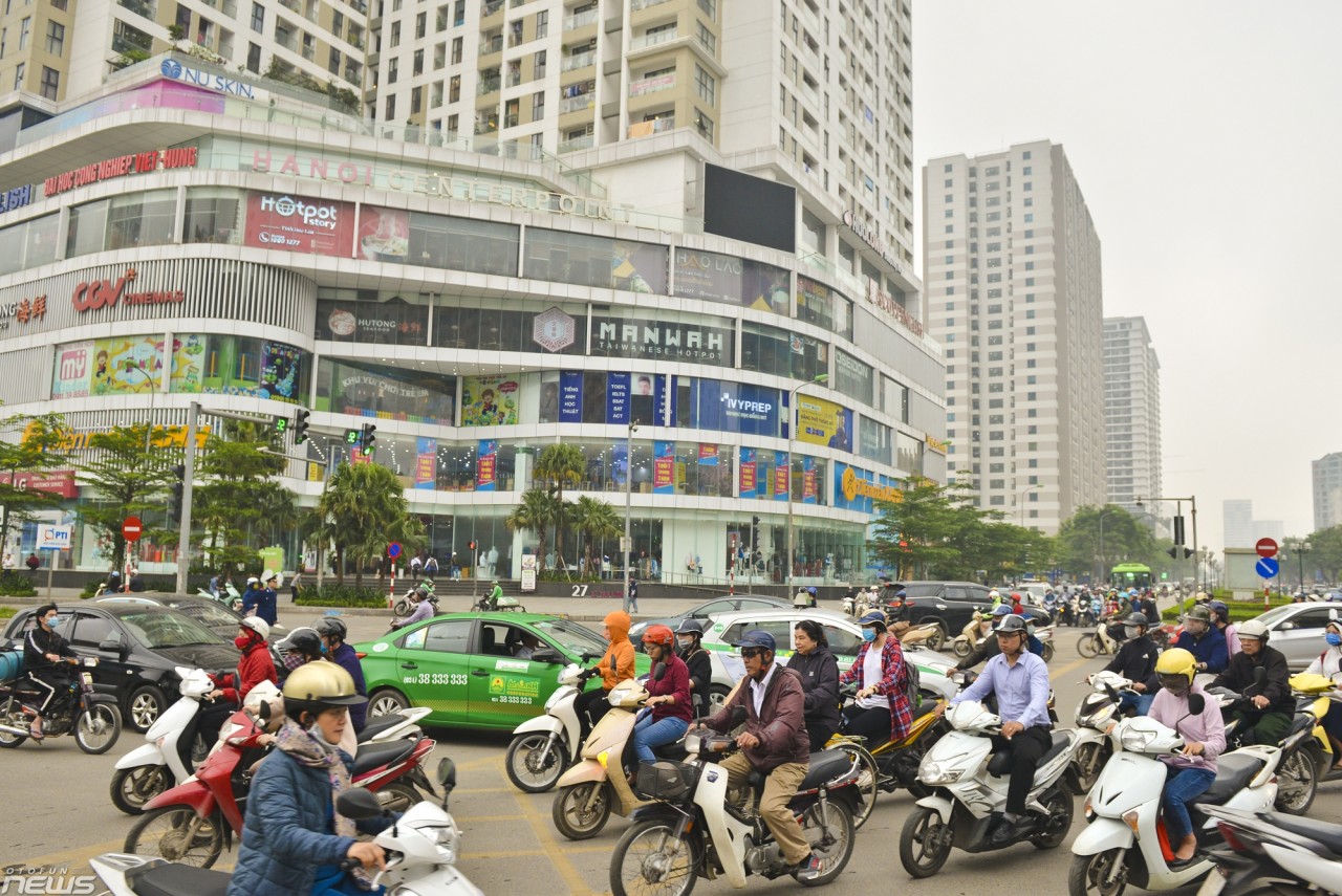 ha noi ngay di lam dau tien cua tuan le tam dung kinh doanh chong dich covid 19