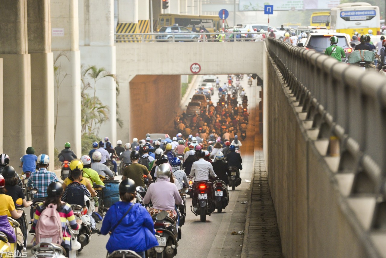 ha noi ngay di lam dau tien cua tuan le tam dung kinh doanh chong dich covid 19