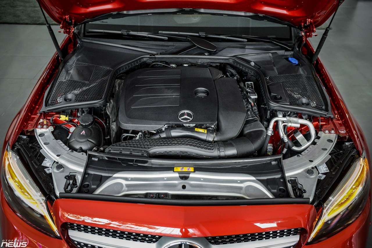 Cận cảnh Mercedes C180 AMG giá 1,5 tỷ đồng Cận cảnh Mercedes C180 AMG giá 1,5 tỷ đồng