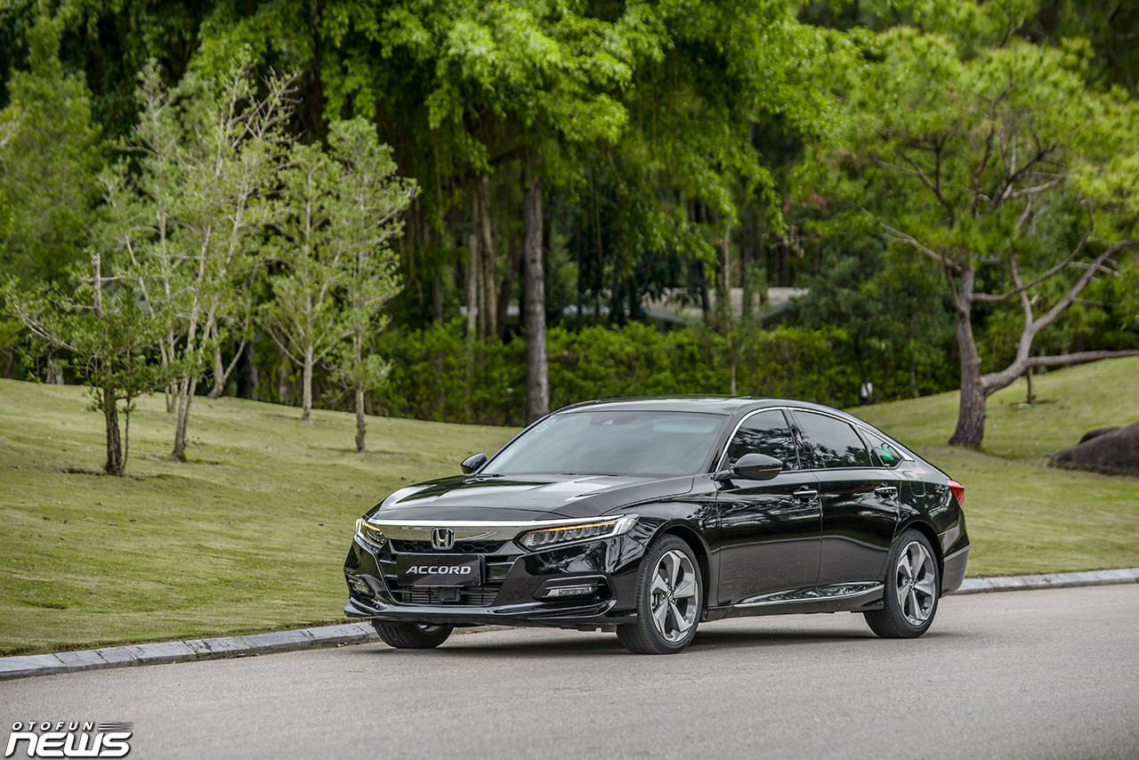 Honda Accord đời cũ với mức giảm lên tới 270 triệu đồng