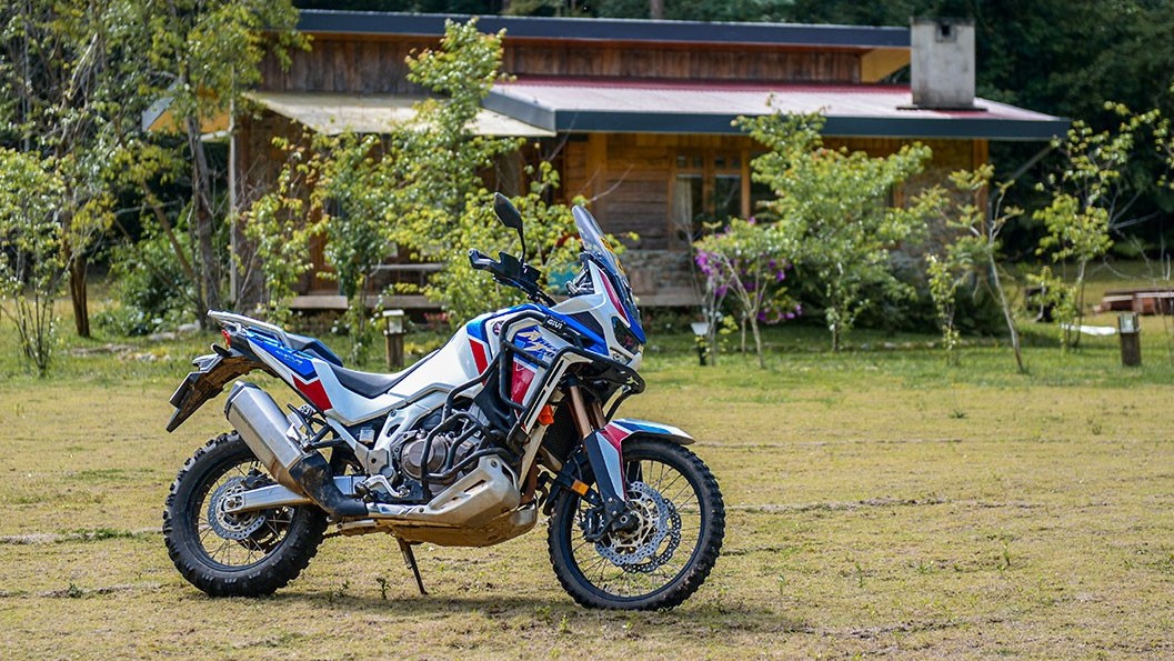 Cận cảnh Honda Africa Twin phiên bản Adventure Sport 689 triệu đồng
