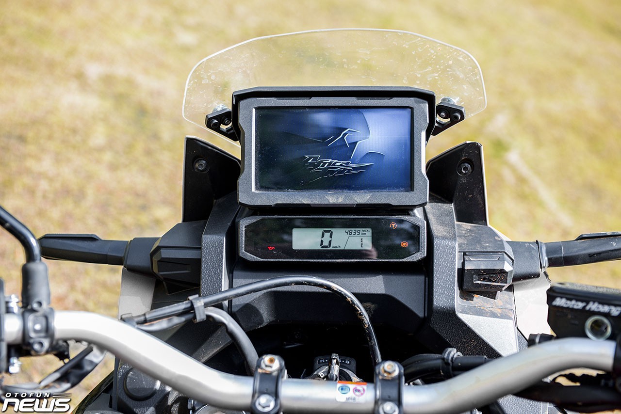 Cận cảnh Honda Africa Twin phiên bản Adventure Sport 689 triệu đồng