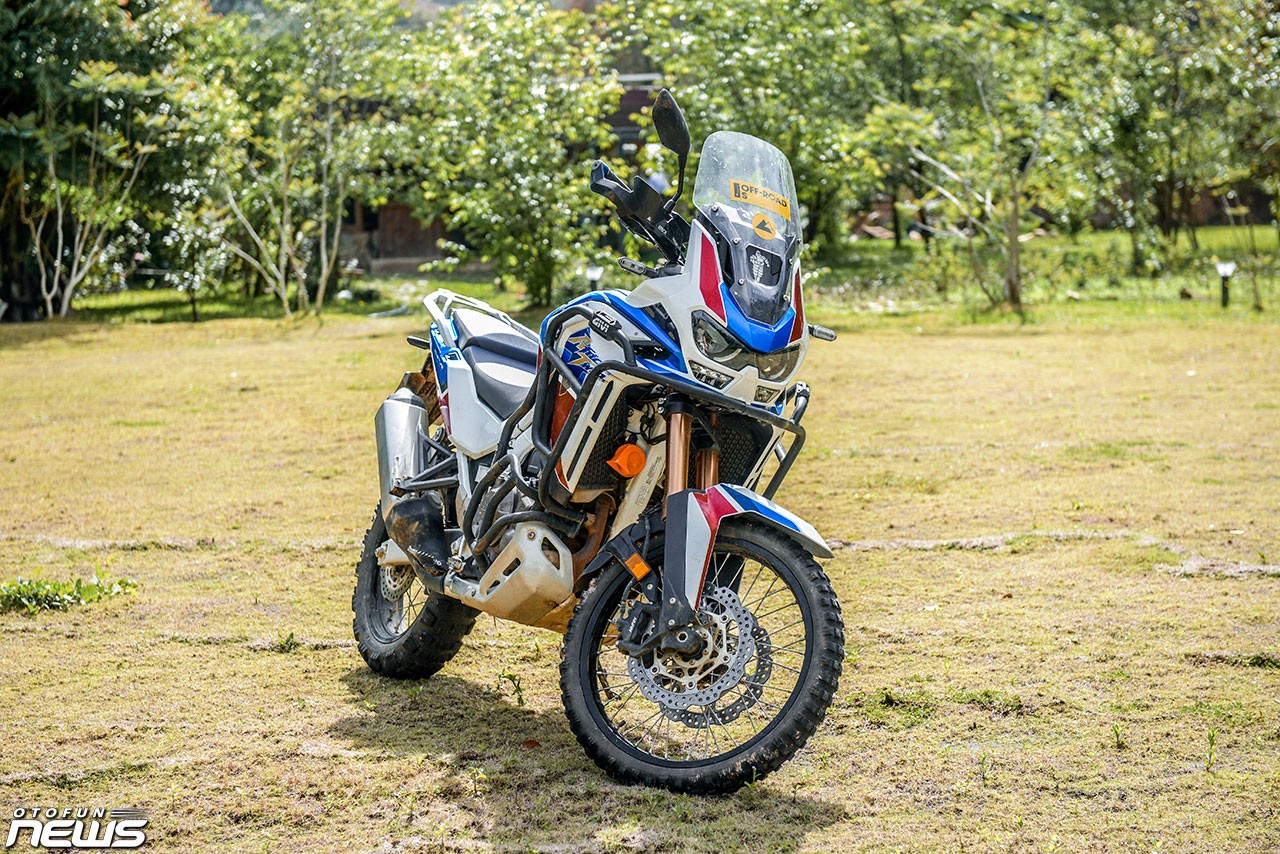 Cận cảnh Honda Africa Twin phiên bản Adventure Sport 689 triệu đồng