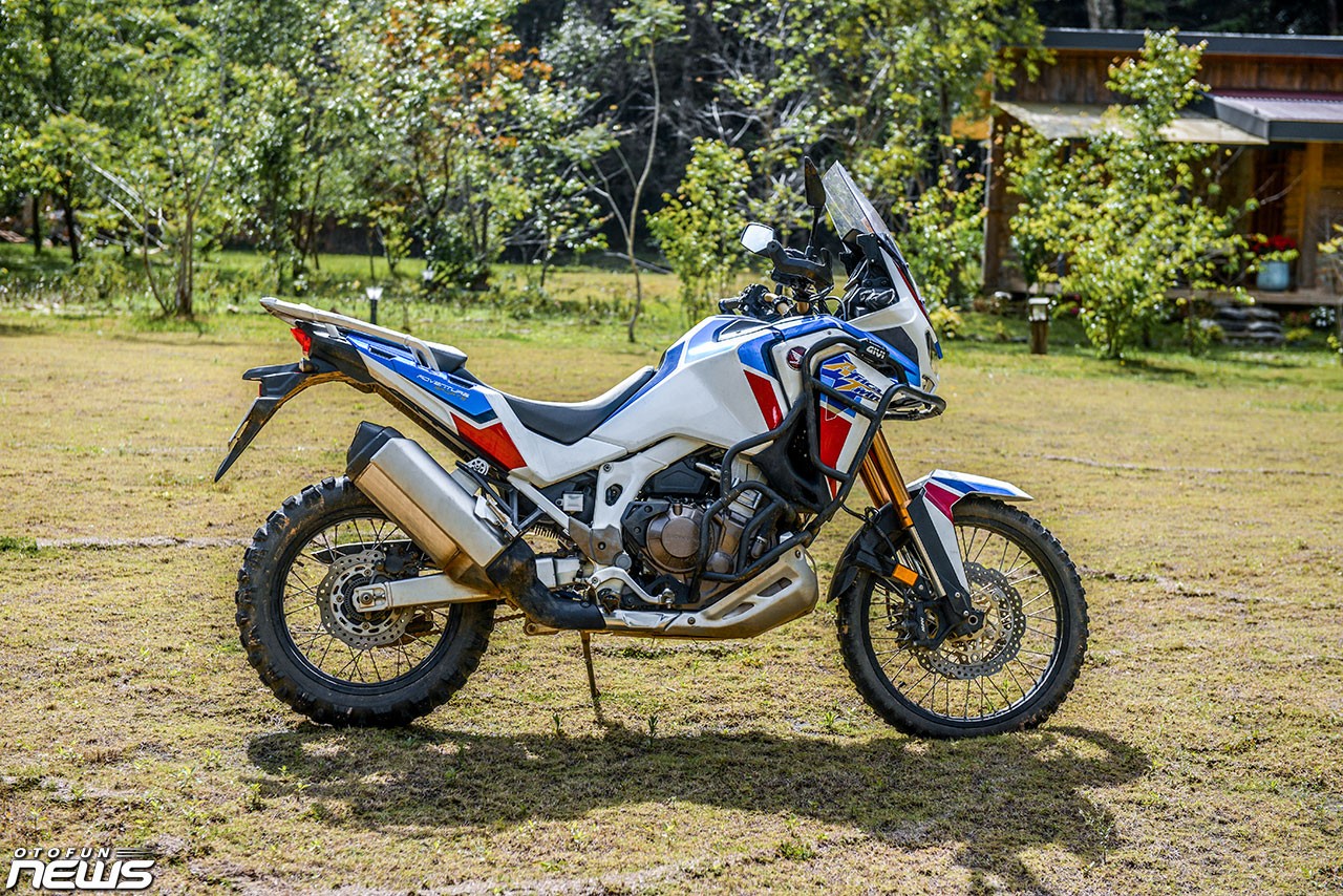 Cận cảnh Honda Africa Twin phiên bản Adventure Sport 689 triệu đồng