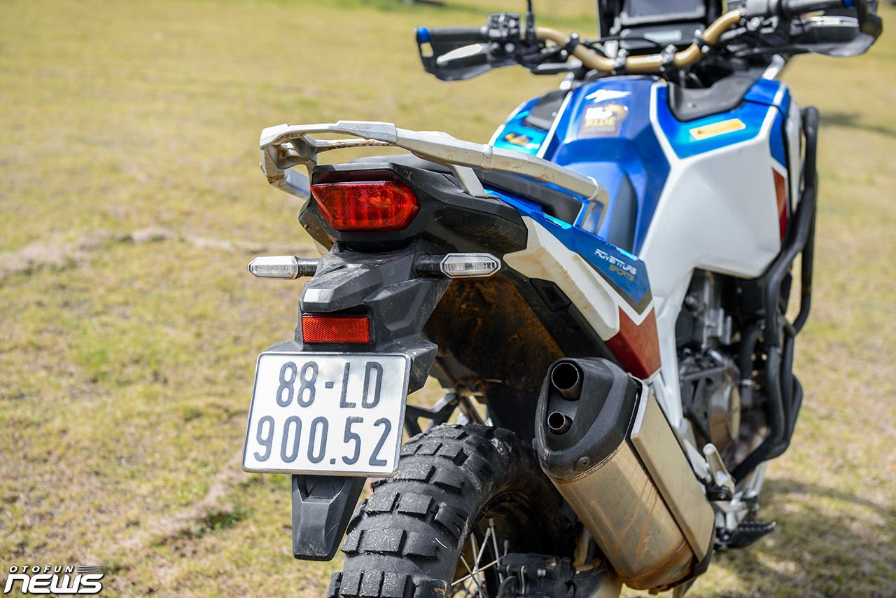 Cận cảnh Honda Africa Twin phiên bản Adventure Sport 689 triệu đồng
