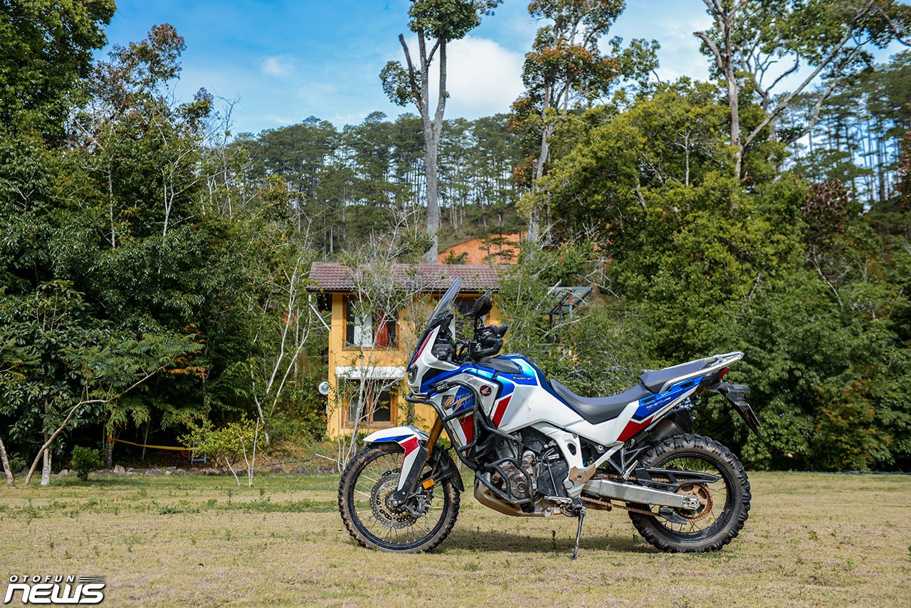Cận cảnh Honda Africa Twin phiên bản Adventure Sport 689 triệu đồng