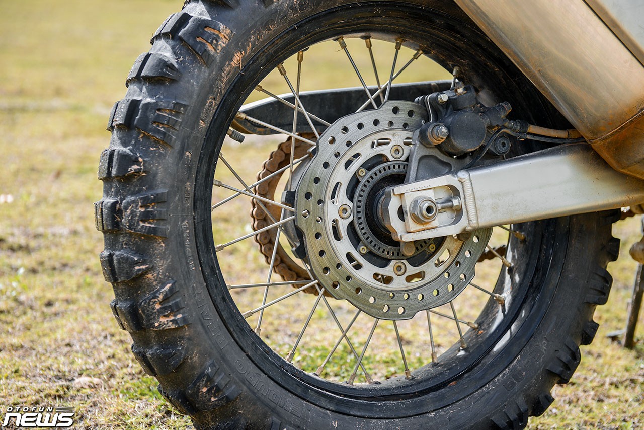 Cận cảnh Honda Africa Twin phiên bản Adventure Sport 689 triệu đồng