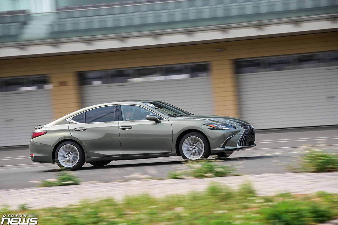 Cầm lái Lexus không còn 'nhàm chán' Cầm lái Lexus không còn 'nhàm chán'