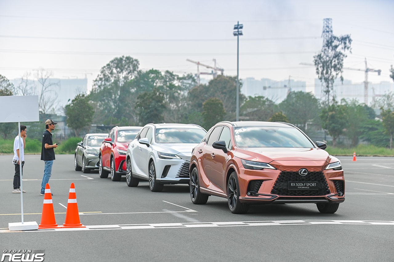 Cầm lái Lexus không còn 'nhàm chán' Cầm lái Lexus không còn 'nhàm chán'