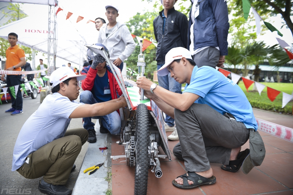Những hình ảnh ấn tượng trước vòng chung kết “Lái xe sinh thái Tiết kiệm nhiên liệu Honda” nhung hinh anh an tuong truoc vong chung ket lai xe sinh thai tiet kiem nhien lieu honda