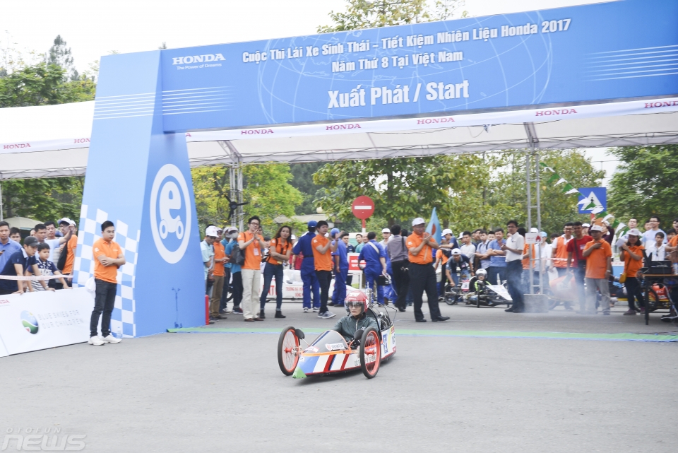 Khoảnh khắc khó quên trong VCK “Lái xe sinh thái Tiết kiệm nhiên liệu Honda” (P1) khoanh khac kho quen trong vck lai xe sinh thai tiet kiem nhien lieu honda p1