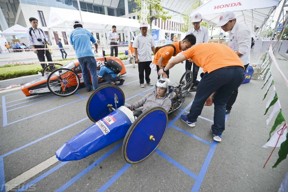 Khoảnh khắc khó quên trong VCK “Lái xe sinh thái Tiết kiệm nhiên liệu Honda” (P1) khoanh khac kho quen trong vck lai xe sinh thai tiet kiem nhien lieu honda p1