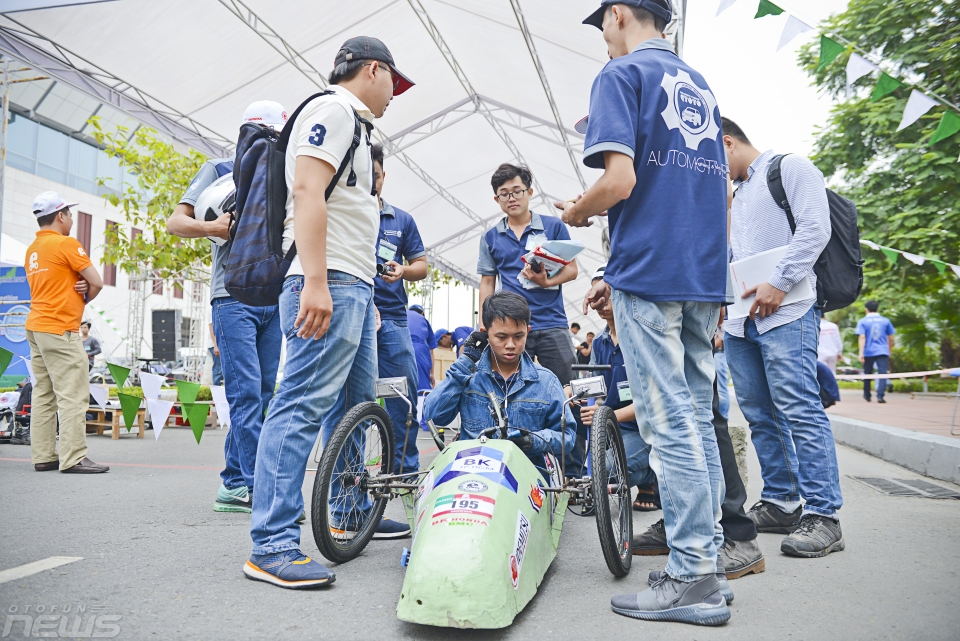 khoanh khac kho quen trong vck lai xe sinh thai tiet kiem nhien lieu honda p2