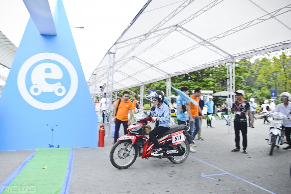 khoanh khac kho quen trong vck lai xe sinh thai tiet kiem nhien lieu honda p2