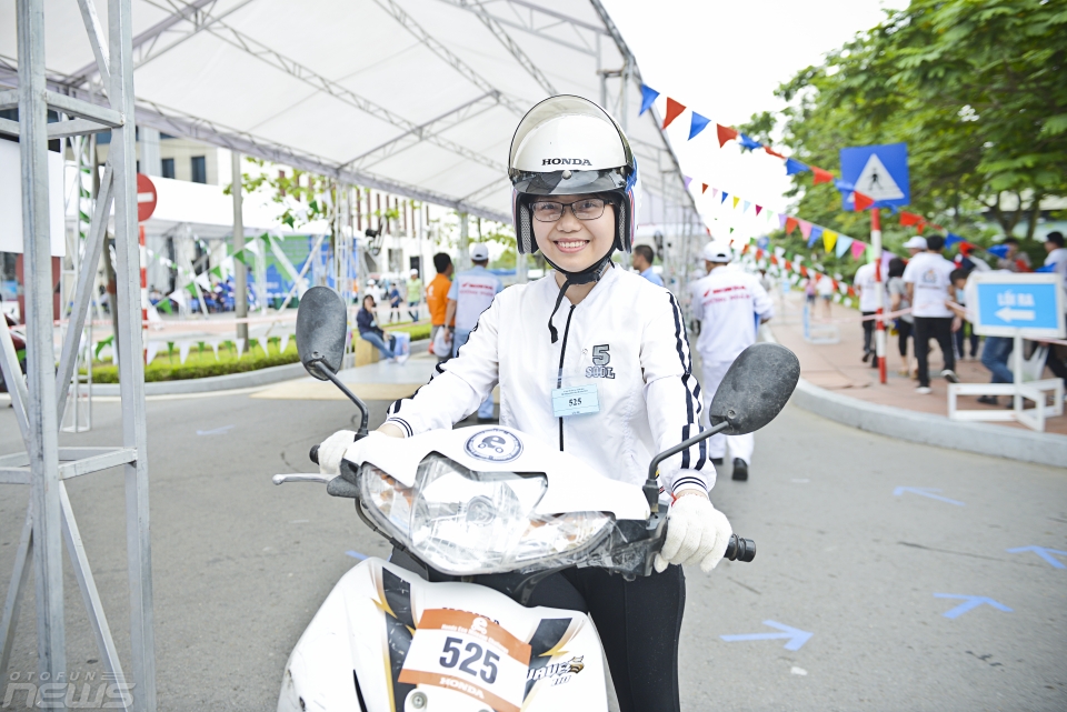 khoanh khac kho quen trong vck lai xe sinh thai tiet kiem nhien lieu honda p2