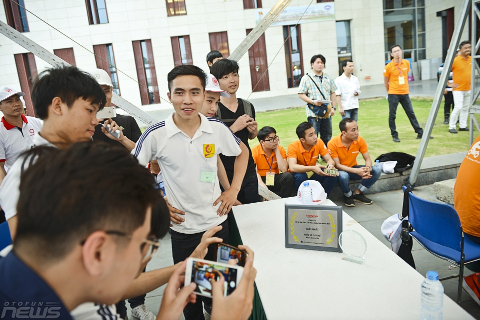 khoanh khac kho quen trong vck lai xe sinh thai tiet kiem nhien lieu honda p2