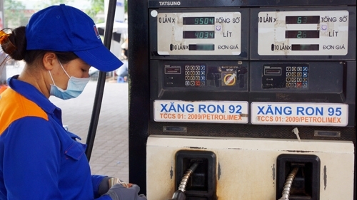 Giá xăng E5 giữ nguyên, RON 95 không cao hơn 20.500 đồng