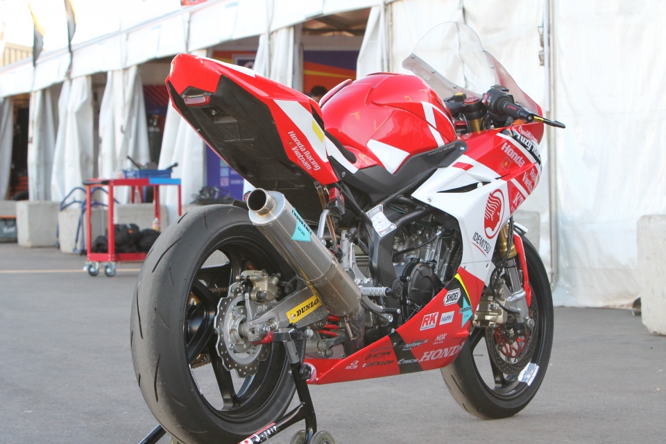 "Soi" Honda CBR250RR phiên bản đua chuyên dụng tại ARRC 2018 soi honda cbr250rr phien ban ngua dua tai arrc 2018