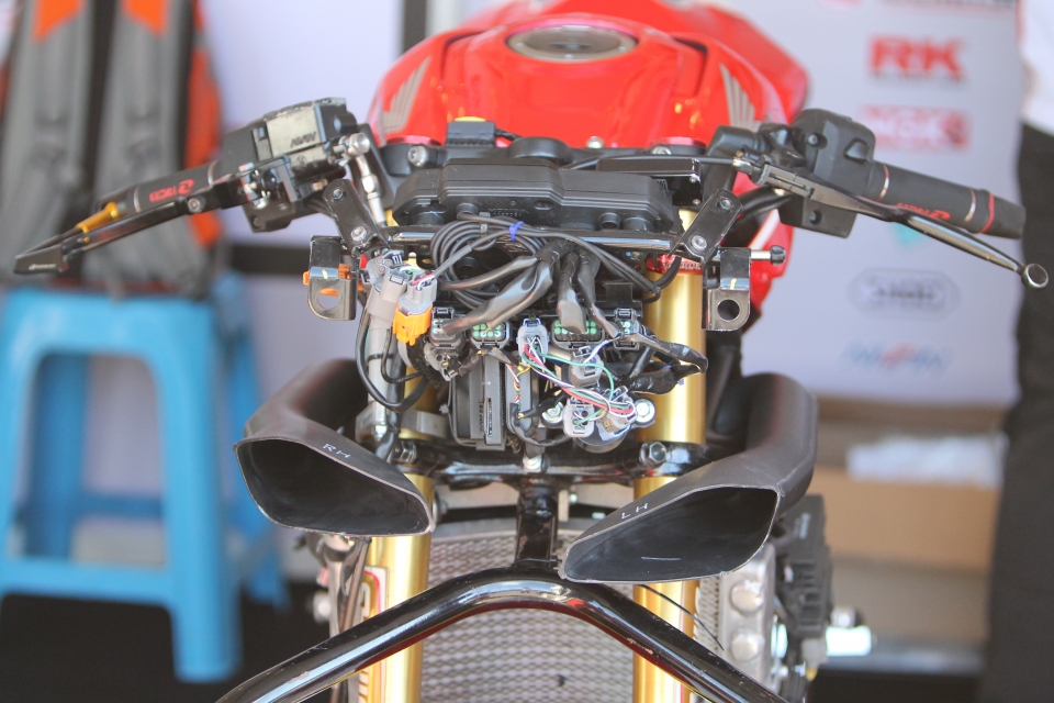 "Soi" Honda CBR250RR phiên bản đua chuyên dụng tại ARRC 2018 soi honda cbr250rr phien ban ngua dua tai arrc 2018
