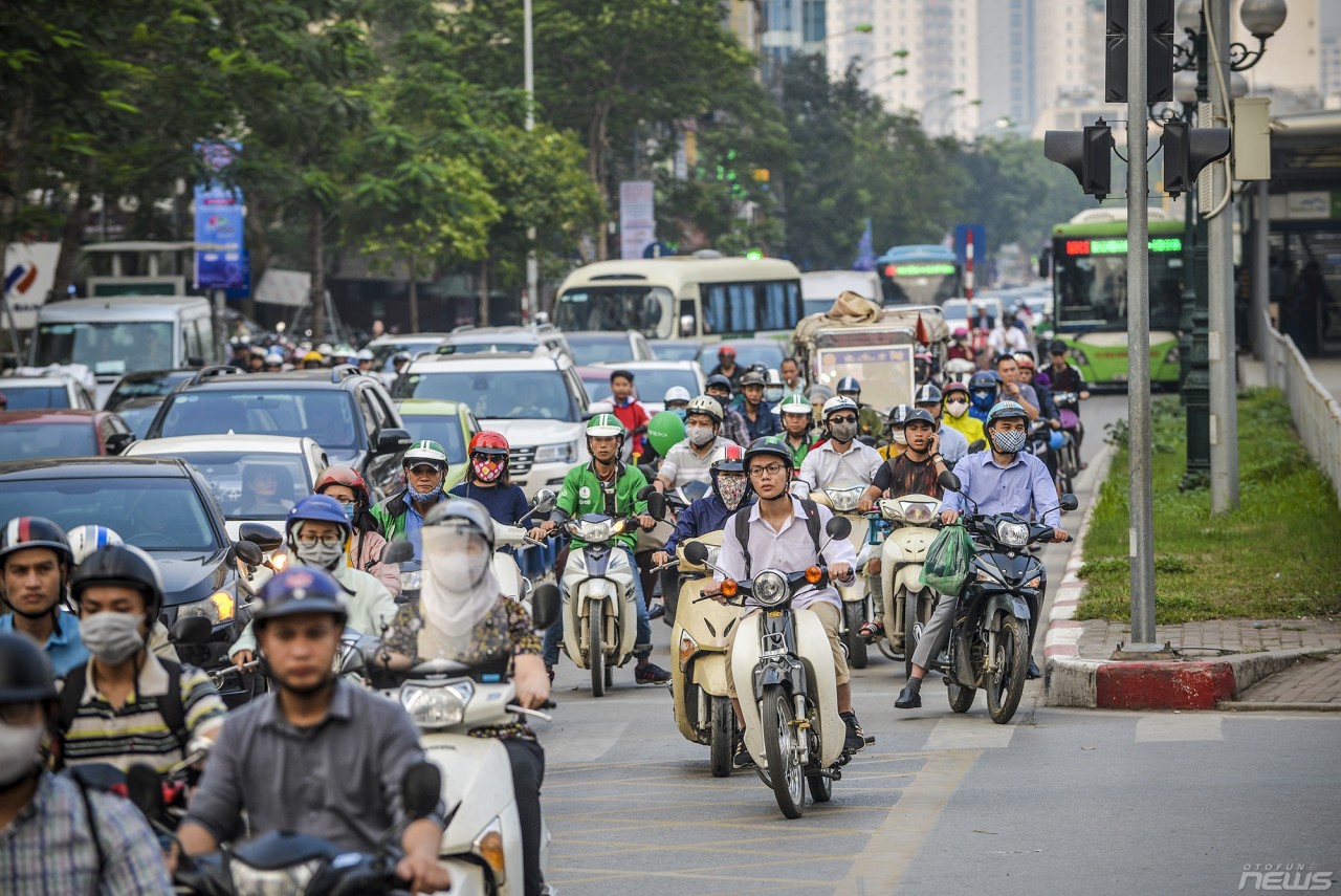 Khảo sát của Otofun về đề án cấm xe máy: Ủng hộ và phản đối cân bằng khao sat cua otofun ve de an cam xe may ung ho va phan doi can bang