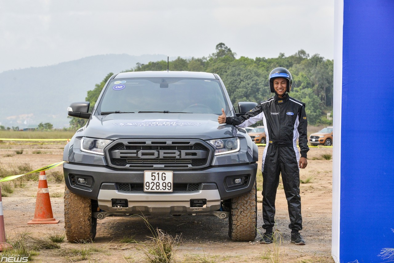 trai nghiem kha nang off road uu viet cua ford ranger ranger raptor va everest
