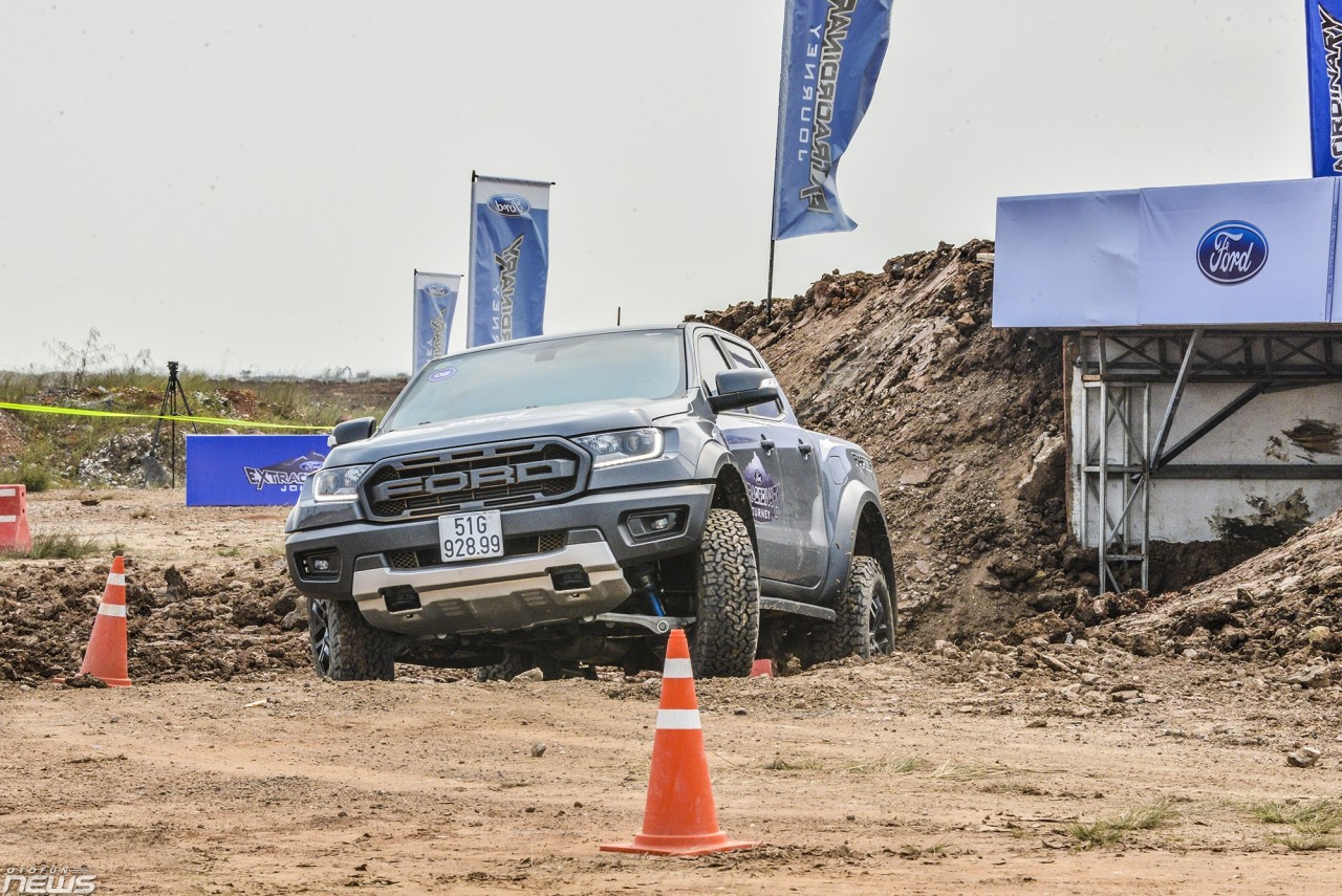 trai nghiem kha nang off road uu viet cua ford ranger ranger raptor va everest