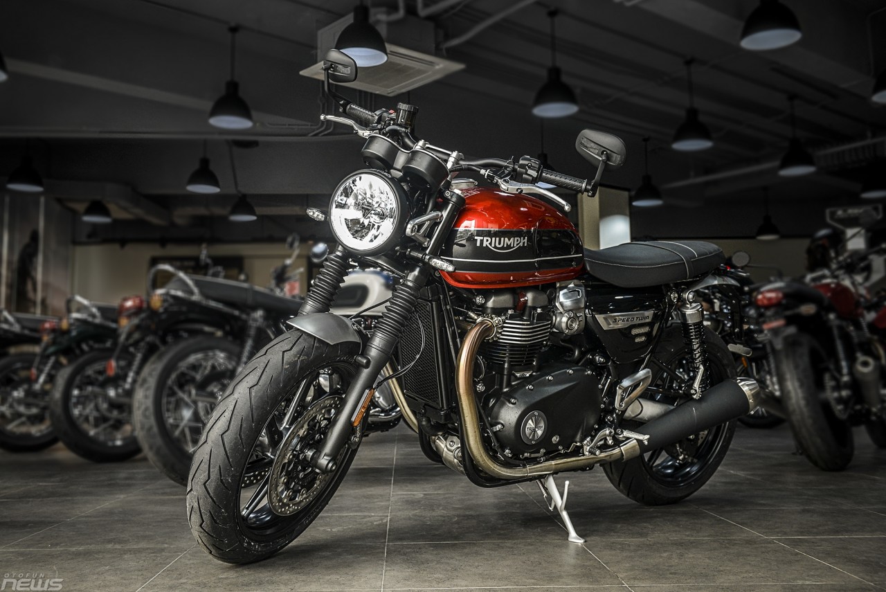 triumph speed twin mo to co dien gia 589 trieu dong o ha noi