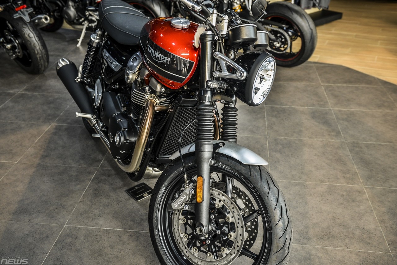 triumph speed twin mo to co dien gia 589 trieu dong o ha noi