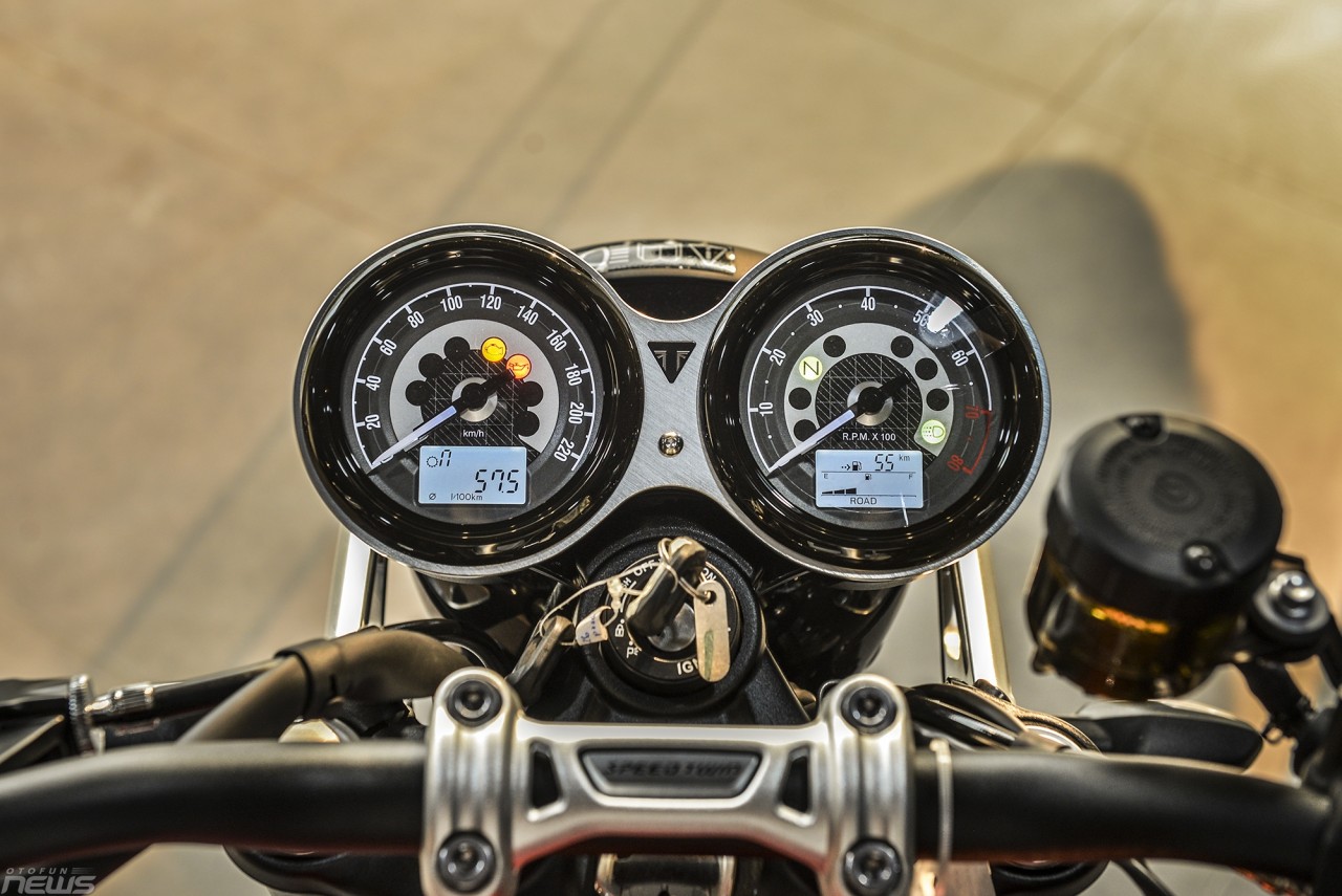 triumph speed twin mo to co dien gia 589 trieu dong o ha noi