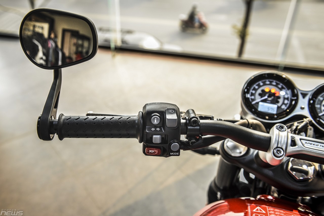 triumph speed twin mo to co dien gia 589 trieu dong o ha noi