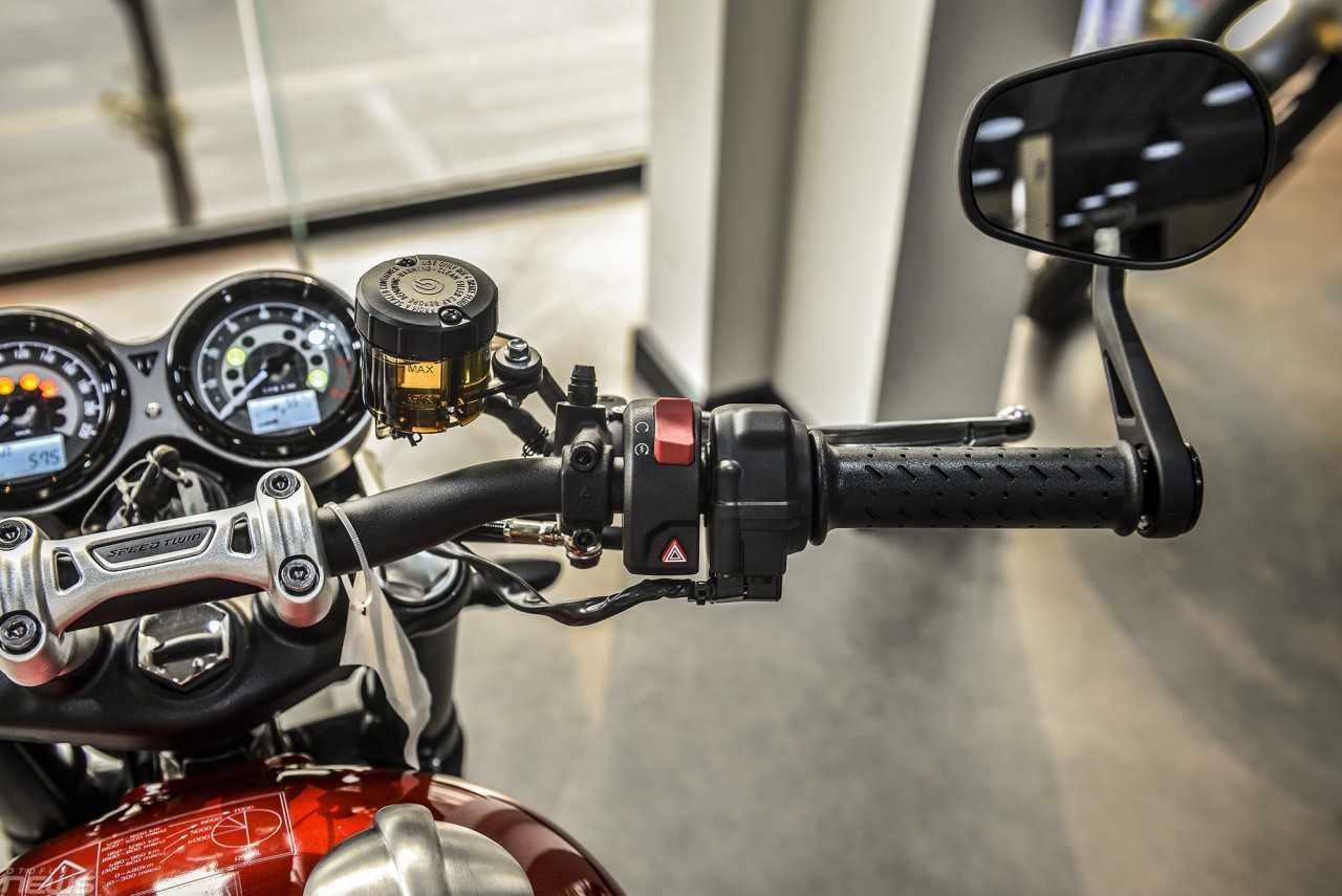 triumph speed twin mo to co dien gia 589 trieu dong o ha noi