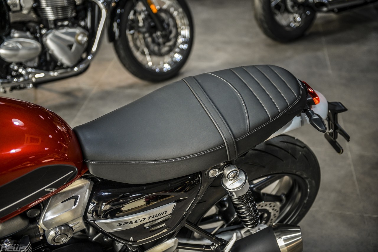triumph speed twin mo to co dien gia 589 trieu dong o ha noi