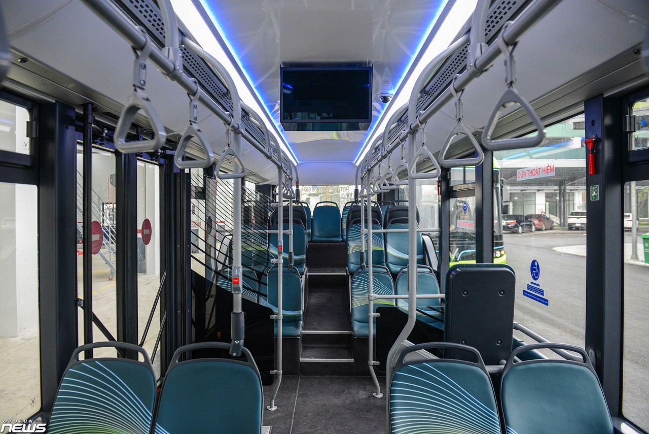Xe buýt điện VinBus chạy thử nghiệm tại Hà Nội Xe buýt điện VinBus chạy thử nghiệm tại Hà Nội