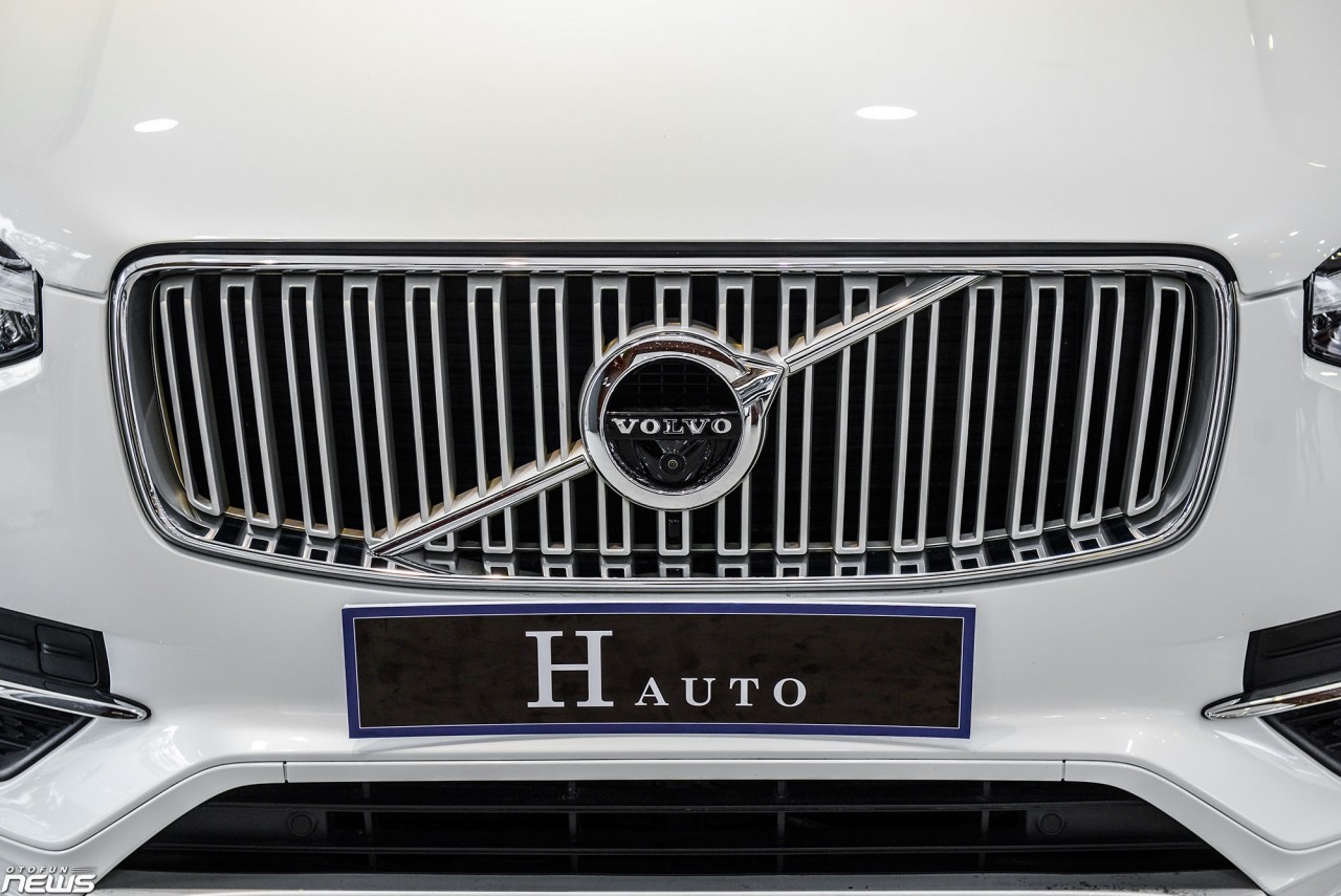 So sánh hai phiên bản Volvo XC90 trước và sau khi nâng cấp