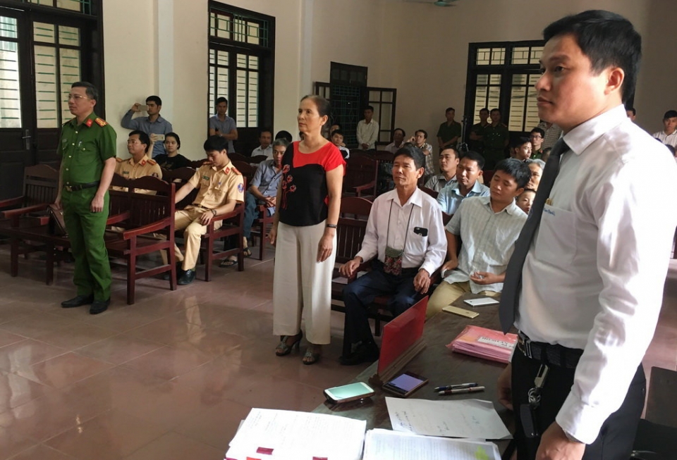 Kiện Công an phạt xe quá tải, tài xế bị xử thua kien cong an phat xe qua tai tai xe bi xu thua