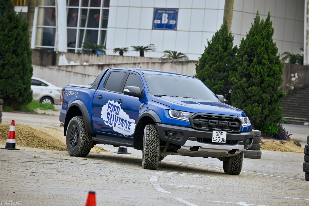 nhung hinh anh an tuong tu ngay hoi ford suv drive
