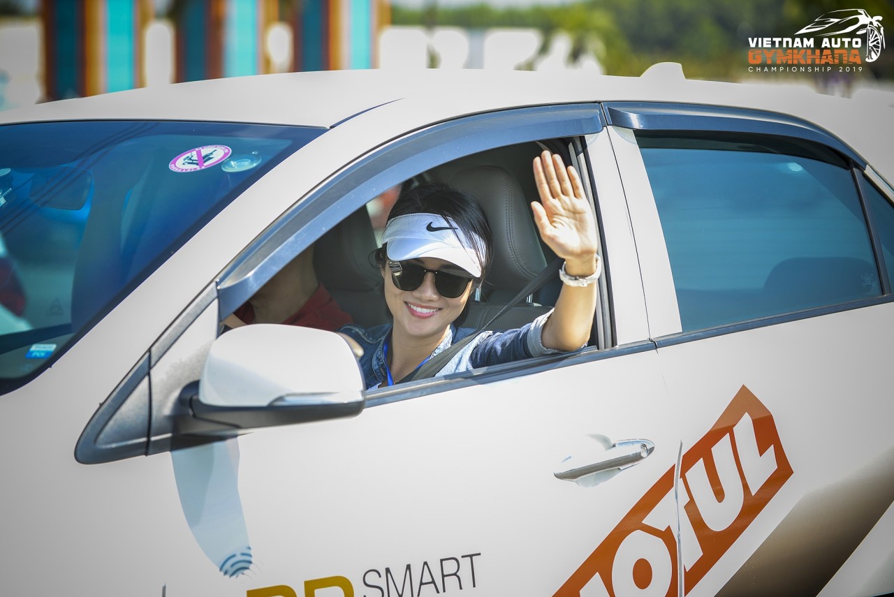 nhung bong hong tai vietnam auto gymkhana championship dep va doc