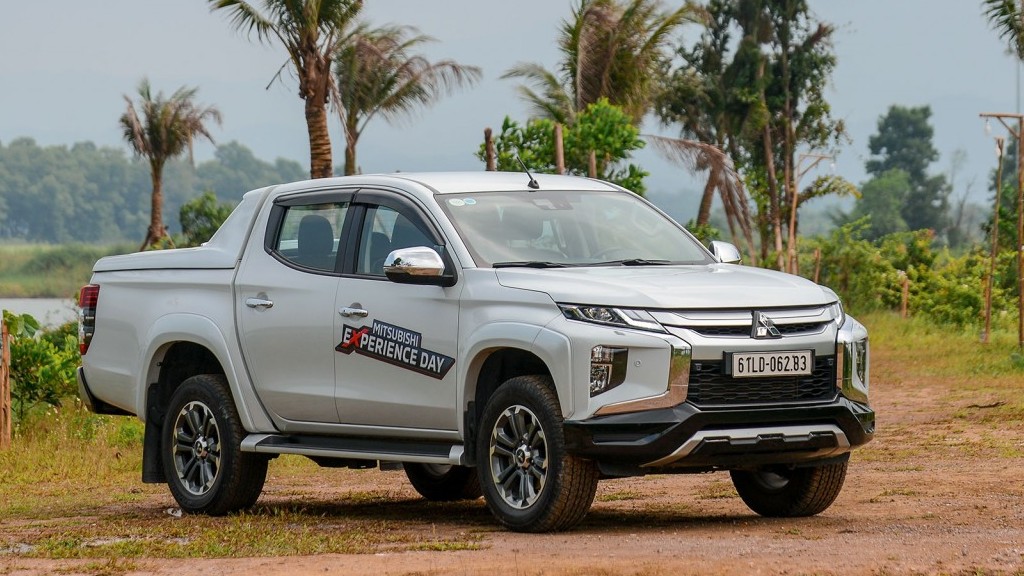 Phân khúc bán tải tháng 1/2022: Ford Ranger suýt bị Mitsubishi Triton hạ bệ