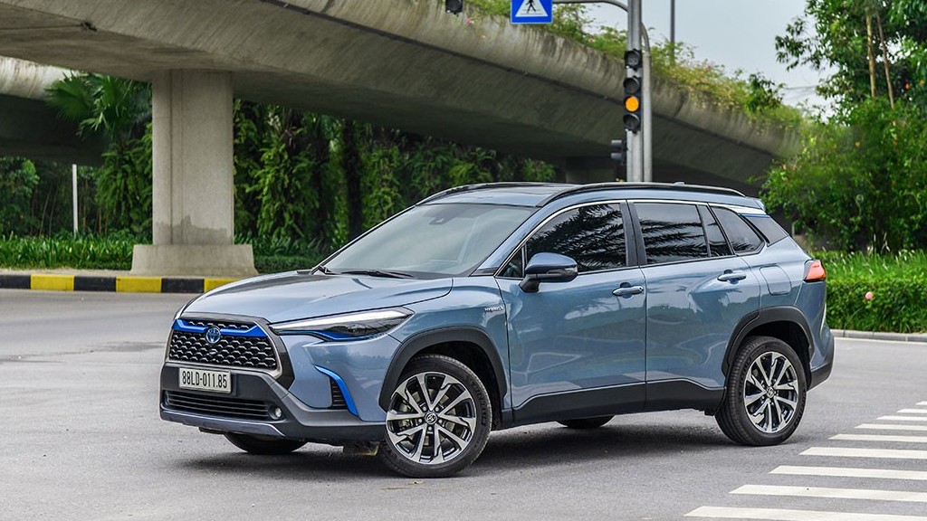 Giảm doanh số gần 40% trong quý I năm 2023, Corolla Cross vẫn là xe Toyota bán chạy nhất