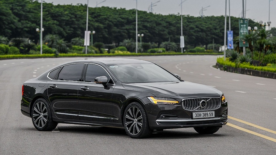 Volvo S90 LWB - 'Món hời' trong phân khúc