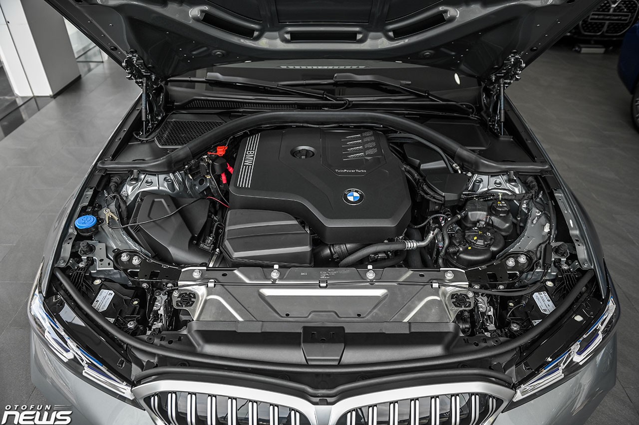 Cận cảnh BMW 330i M-Sport lắp ráp giá 1,879 tỷ đồng Cận cảnh BMW 330i M-Sport lắp ráp giá 1,879 tỷ đồng